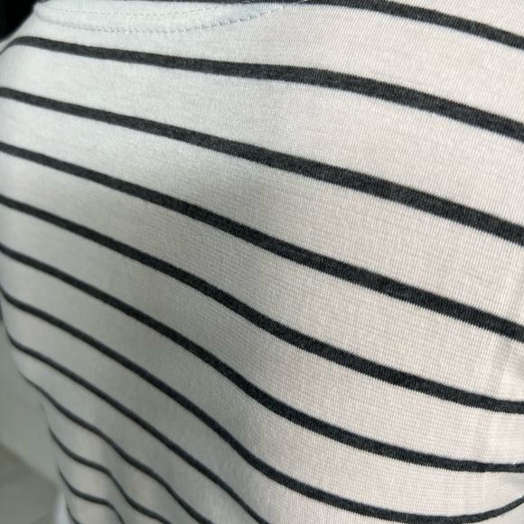 T-Shirt - Picture 7 of 7